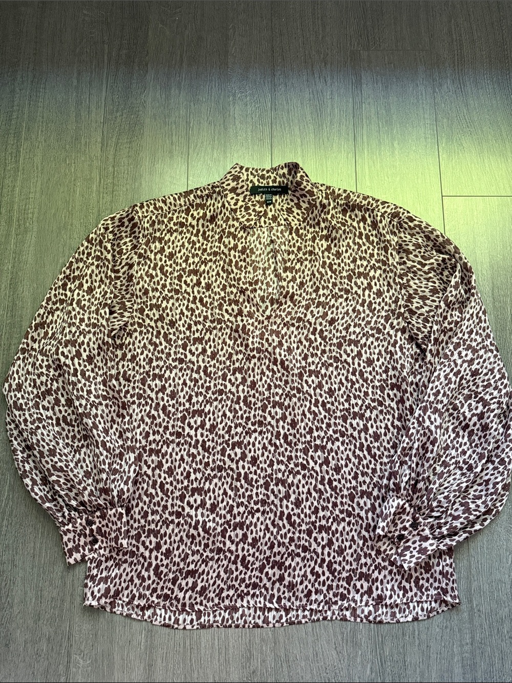 Judith & Charles Cream Brown Leopard Print V-Neck Blouse Blouson Sleeve M